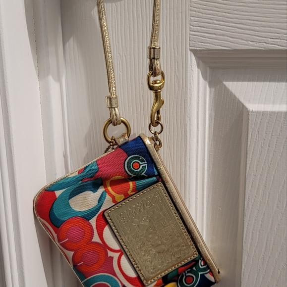 Coach wristlet - Picture 2 of 5